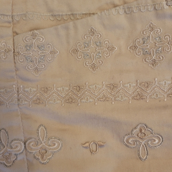 WHBM Cream Embroidered Cotton Shorts Size 0 - Picture 4 of 5